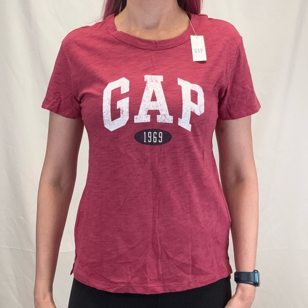 GAP Women's Logo Tee Shirt Burgundy Hi Low Hem Short Sleeve Small